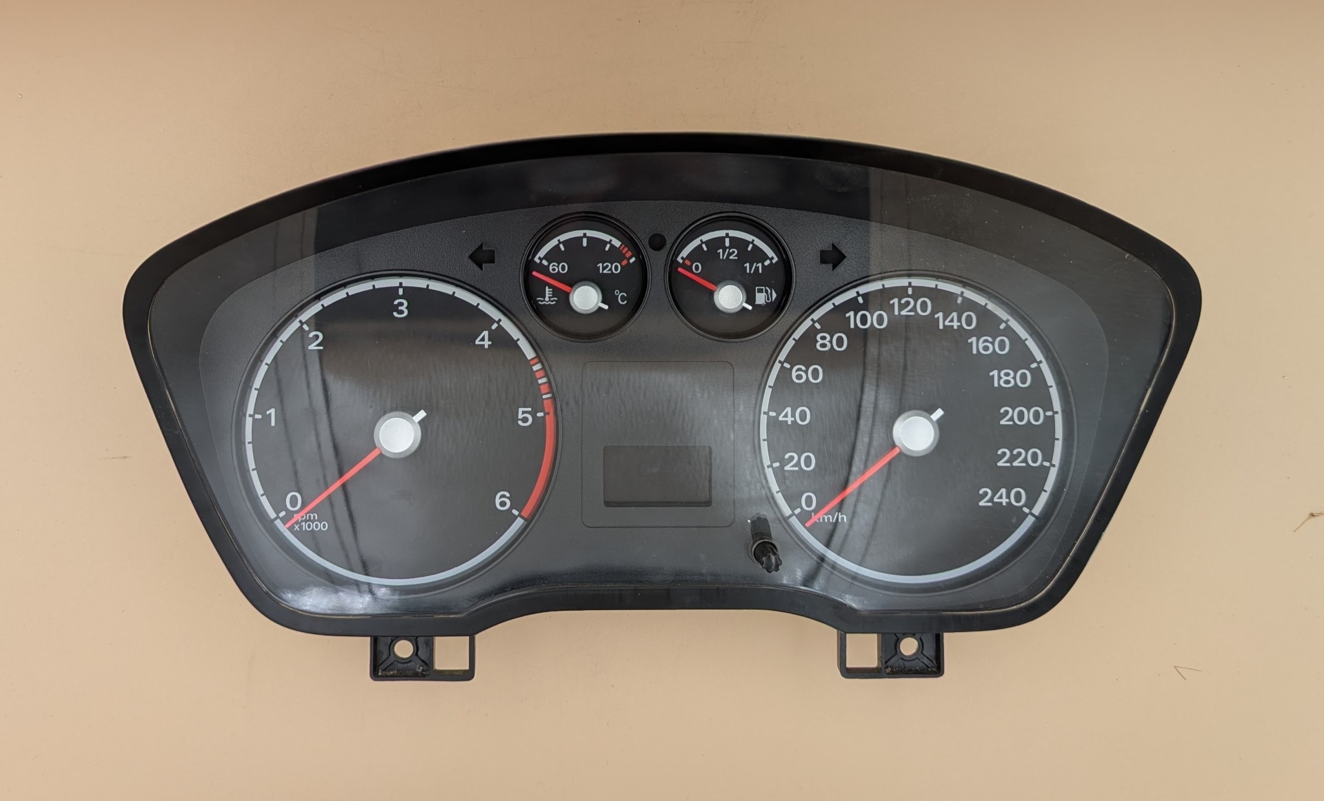 Pôvodný prístrojový panel Ford C-Max